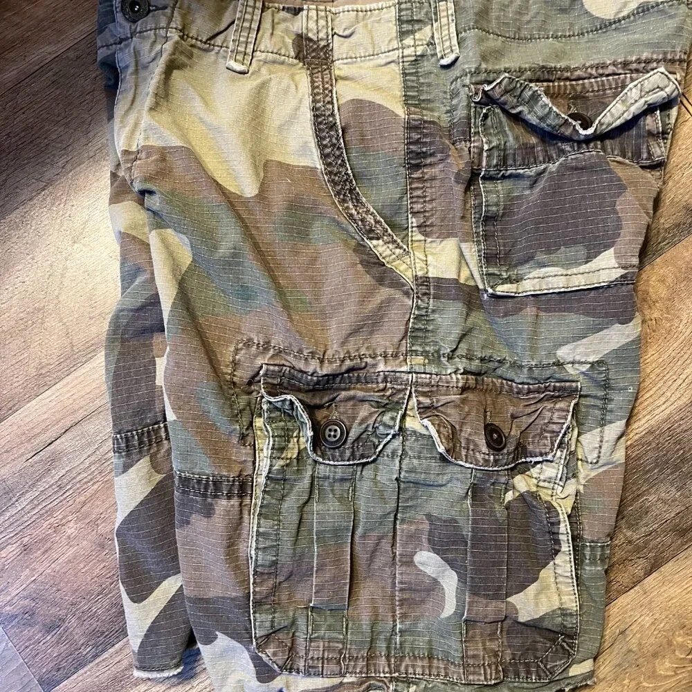 Men's Size 33 Camo American Eagle Shorts - Picture 5 of 5